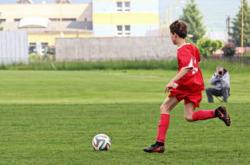 如意体育平台 ：表现优异引发热议！哈兰德在C9比赛中表现优异赛场气氛高涨